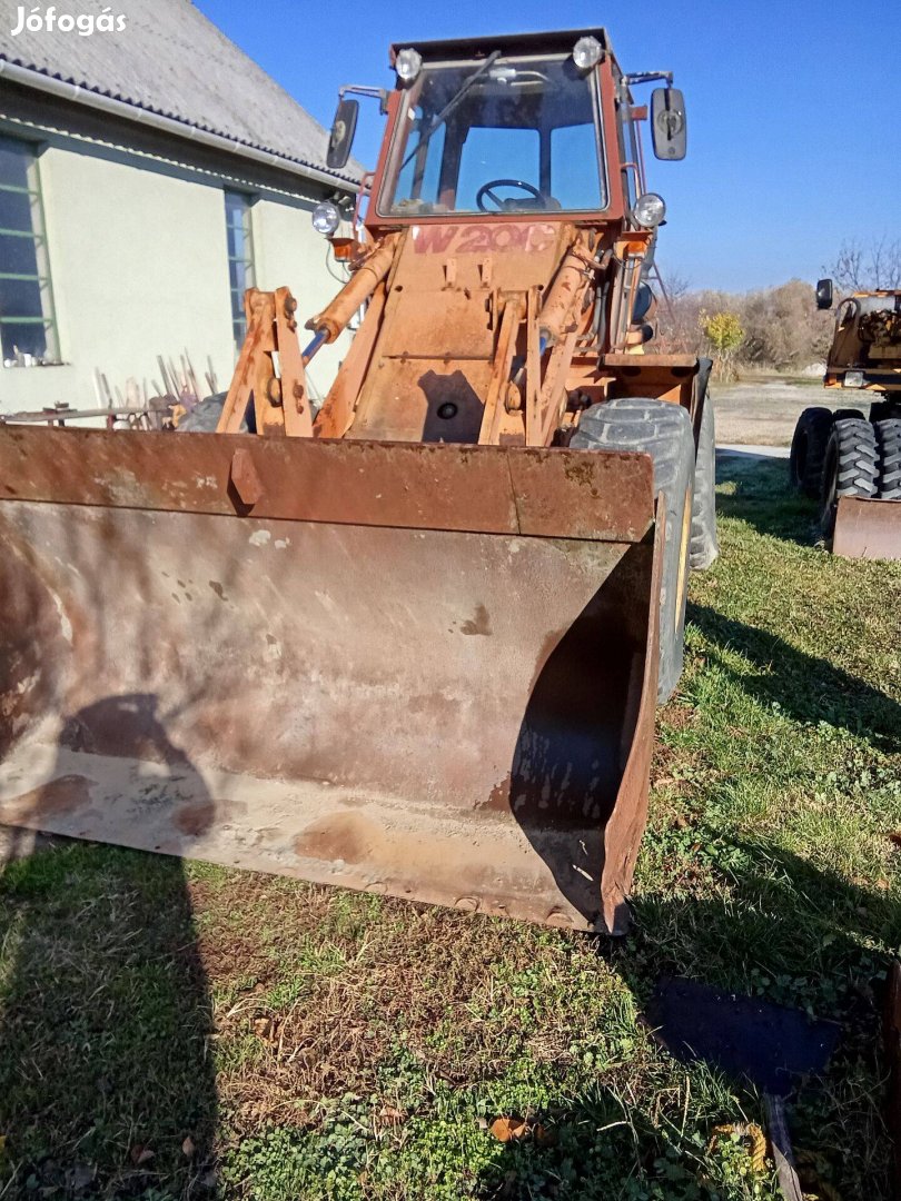 Case W20c homlokrakodó, árokásó, markoló, hótoló lap