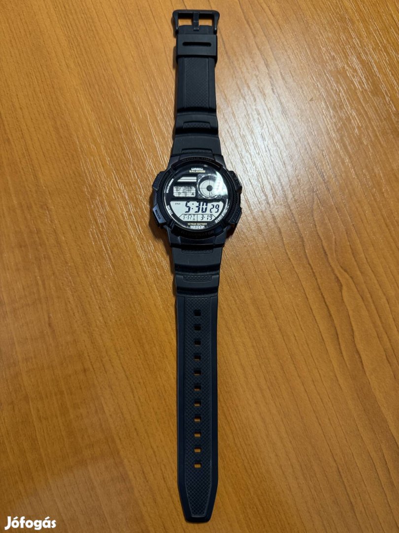 Casio AE-1000W karóra