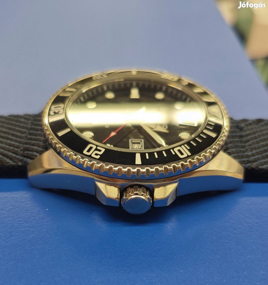 Casio Duro MDV-107 MDV-107-1A1Vef fekete műanyag pántjával eladó