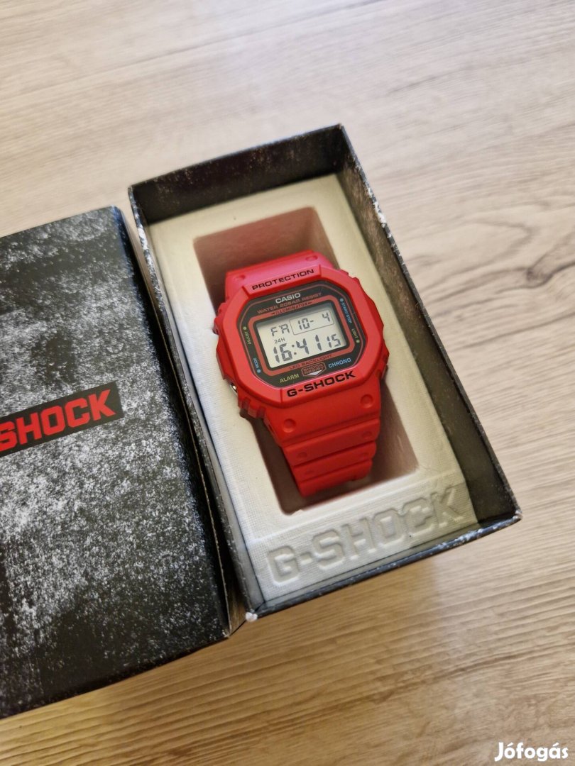 Casio G-Shock DW-5600 EP-4ER karóra Garanciális