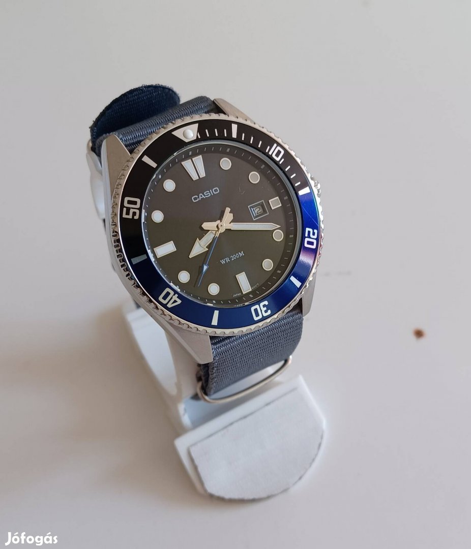 Casio MDV-107-1A2 karóra