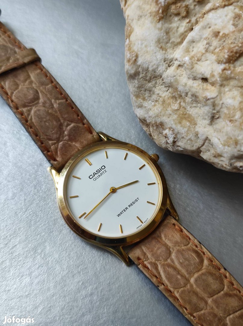 Casio szép Quartz karóra
