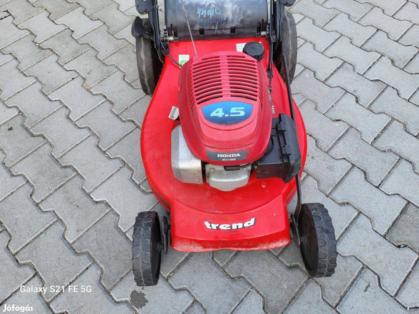Castelgarden: Honda motoros - önjáró + gyűjtős fűnyíró