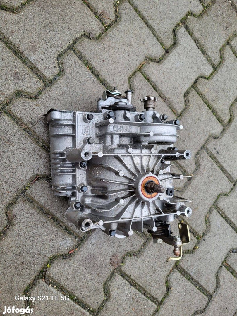 Castelgarden - Okay fűnyíró traktor hydrováltó középhydro