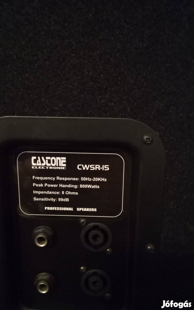 Castone hangfal pár