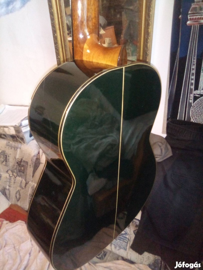 Catalog of Alvaro 57 Traditional gitár 