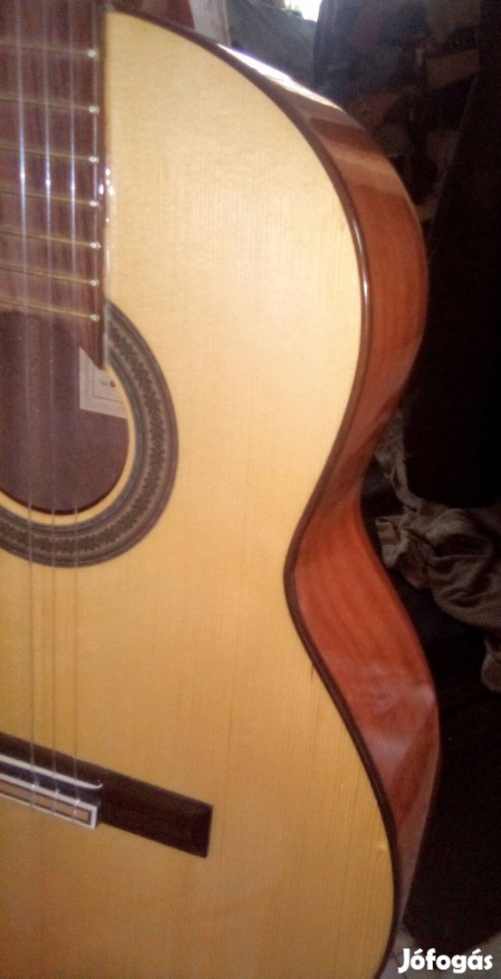 Catalog of Francisco Bros B7 Traditional gitár 