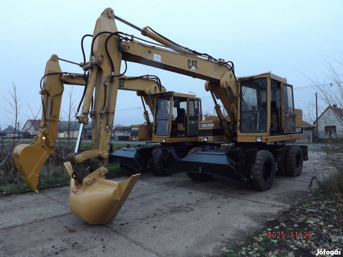 Caterpillar 212 B FT 2 Db. Aki Kapja Marja