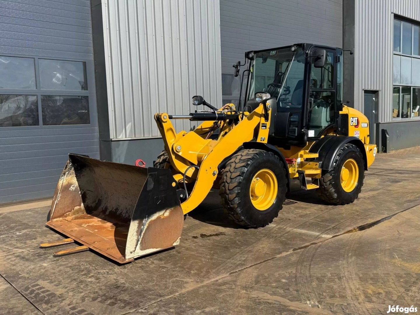 Caterpillar 908M / 1124 üzemóra / Lízing 20%-tól