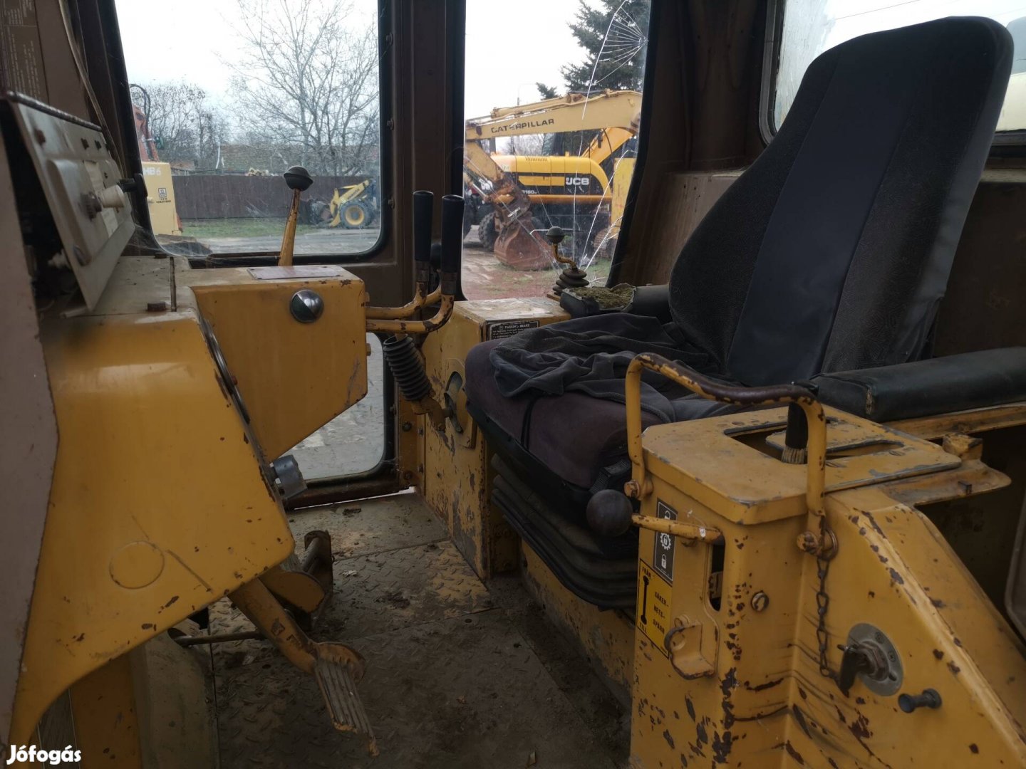 Caterpillar D4E Dózer 