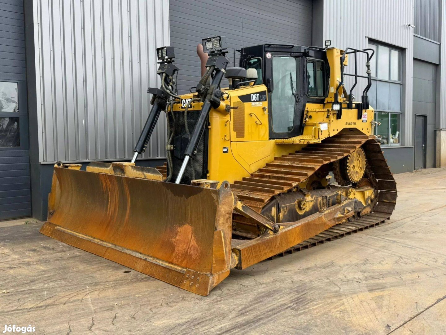 Caterpillar D6T Lgp / 14029 üzemóra / Lízing 20%-tól