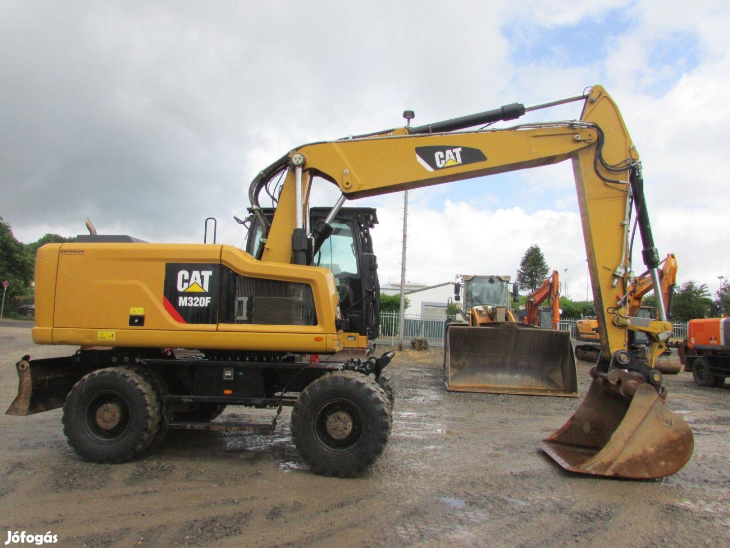 Caterpillar M 320 F/ 6.931 üzemóra / Lízing 20%-tól