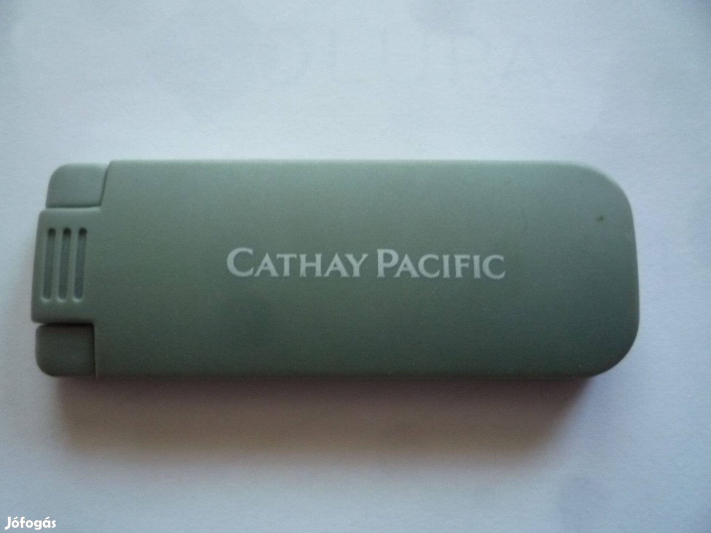 Cathay Pacific Ázsiai légitársaság szürke színű ruhakefe