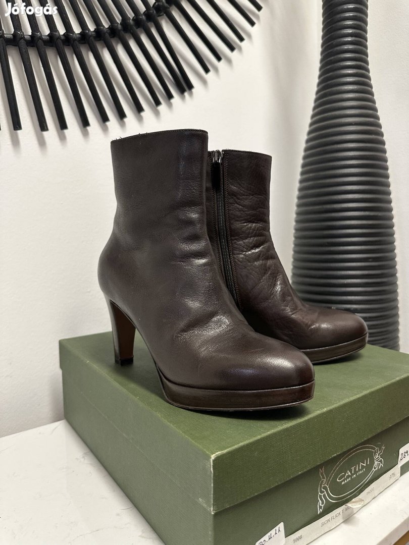 Catini olasz bőr magassarkú csizma