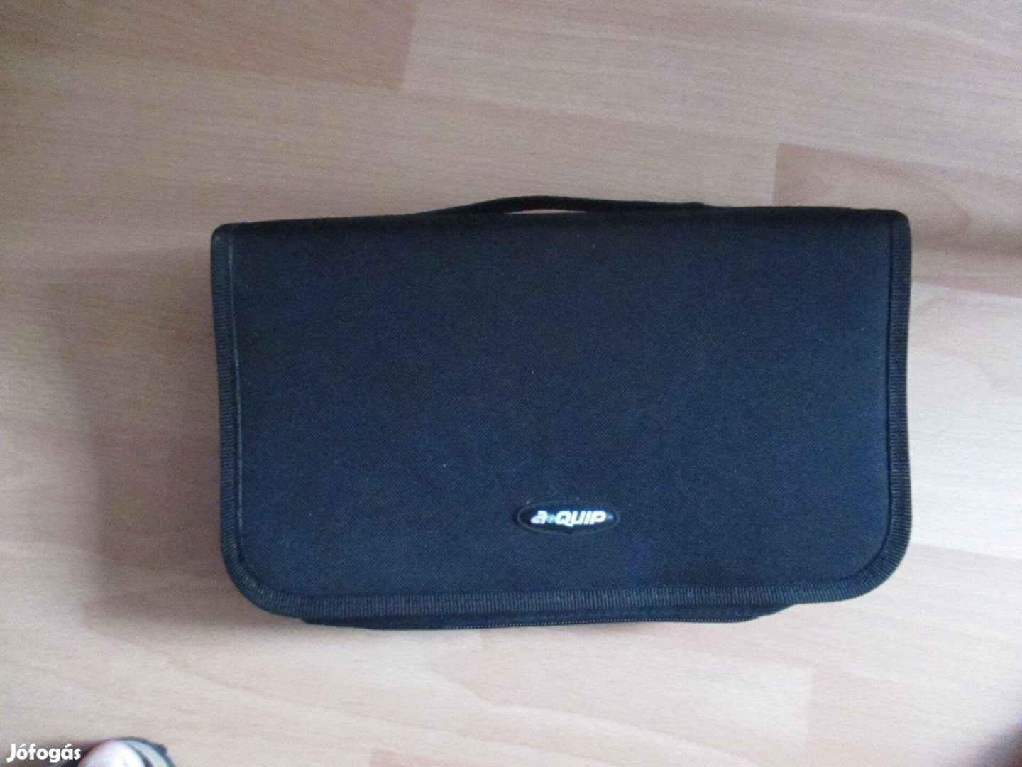 Cd-dvd lemezek tárolására szállítására hordozó táska