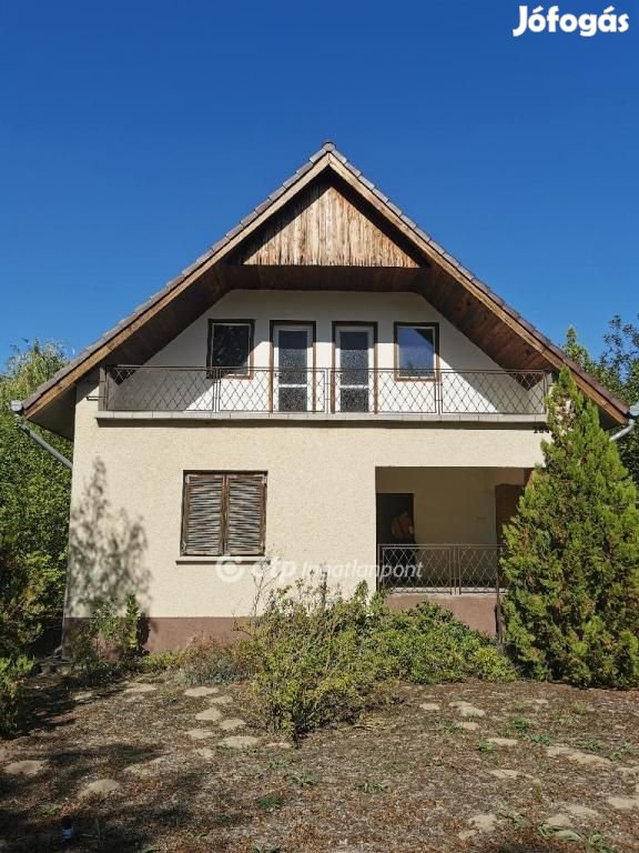 Ceglédi eladó 47 nm-es ház