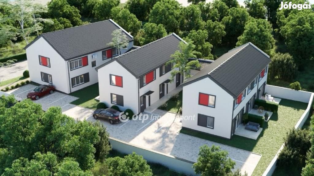 Ceglédi eladó 72 nm-es lakás