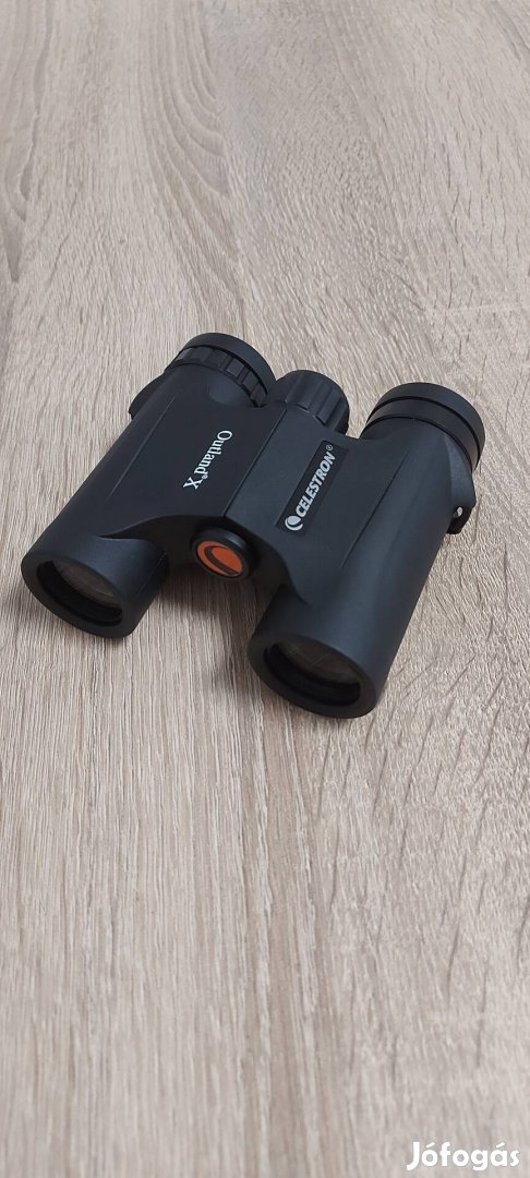 Celestron Outland X 8x25 távcső 