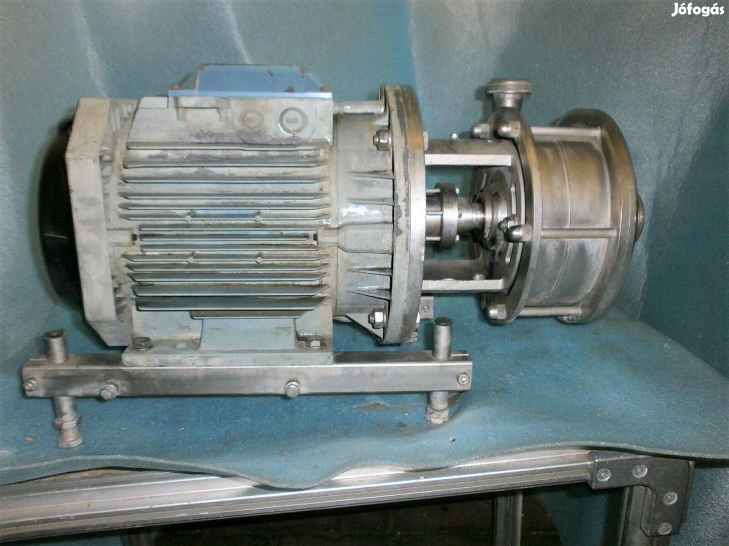 Centrifugal szivattyú talpas Apv 7,5kw ( 2933 )