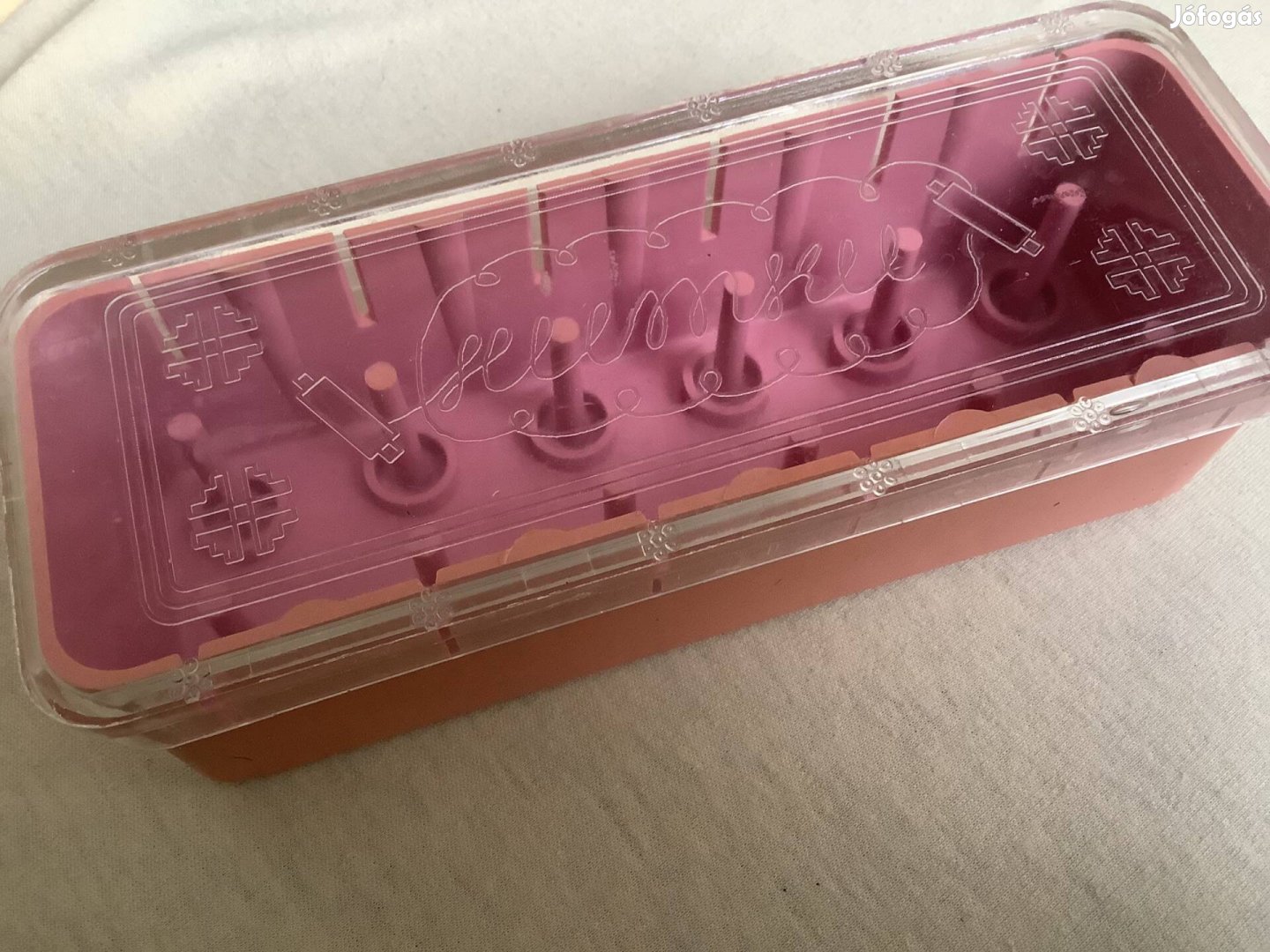 Cérna tároló doboz