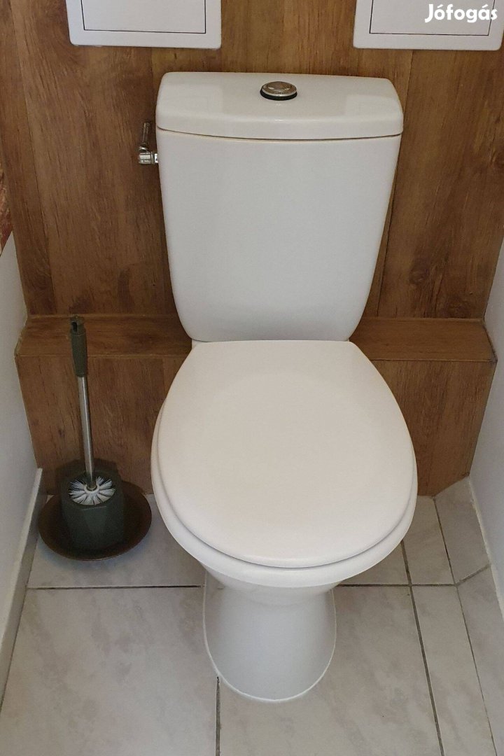 Cersanit monoblokkos WC, új WC ülőkével