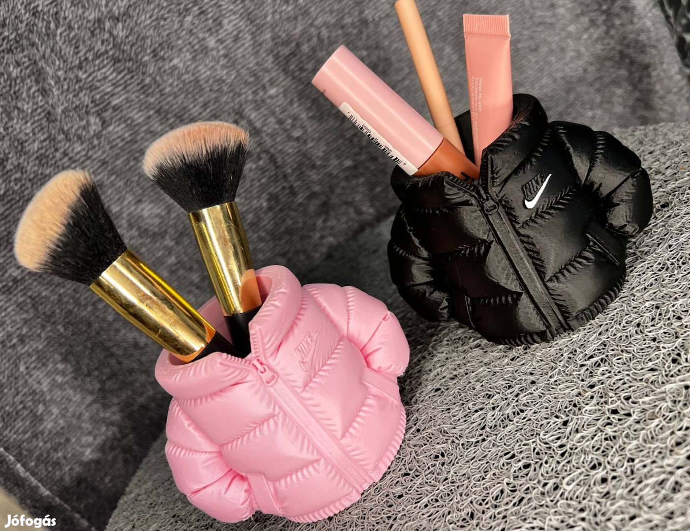 Ceruza vagy sminkes ecset tartó!