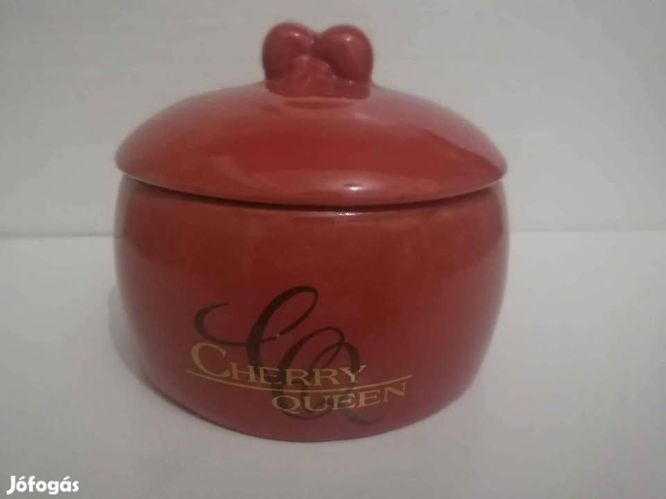 Cherry queen bonbonier