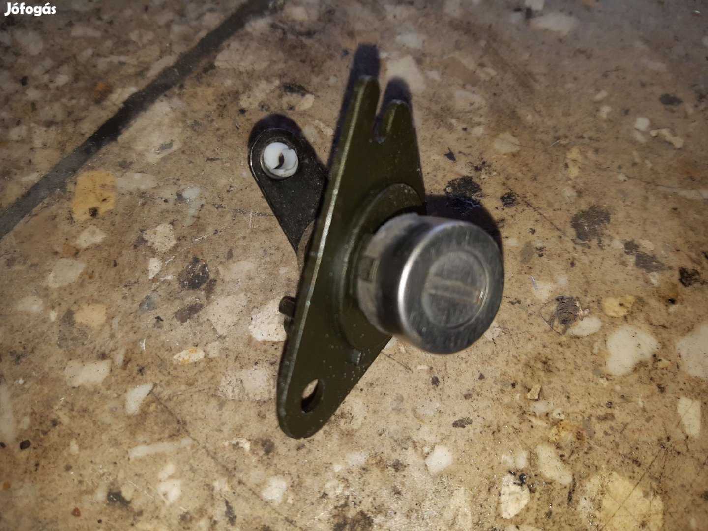 Chevrolet Aveo Csomagtérajtó Zárbetét