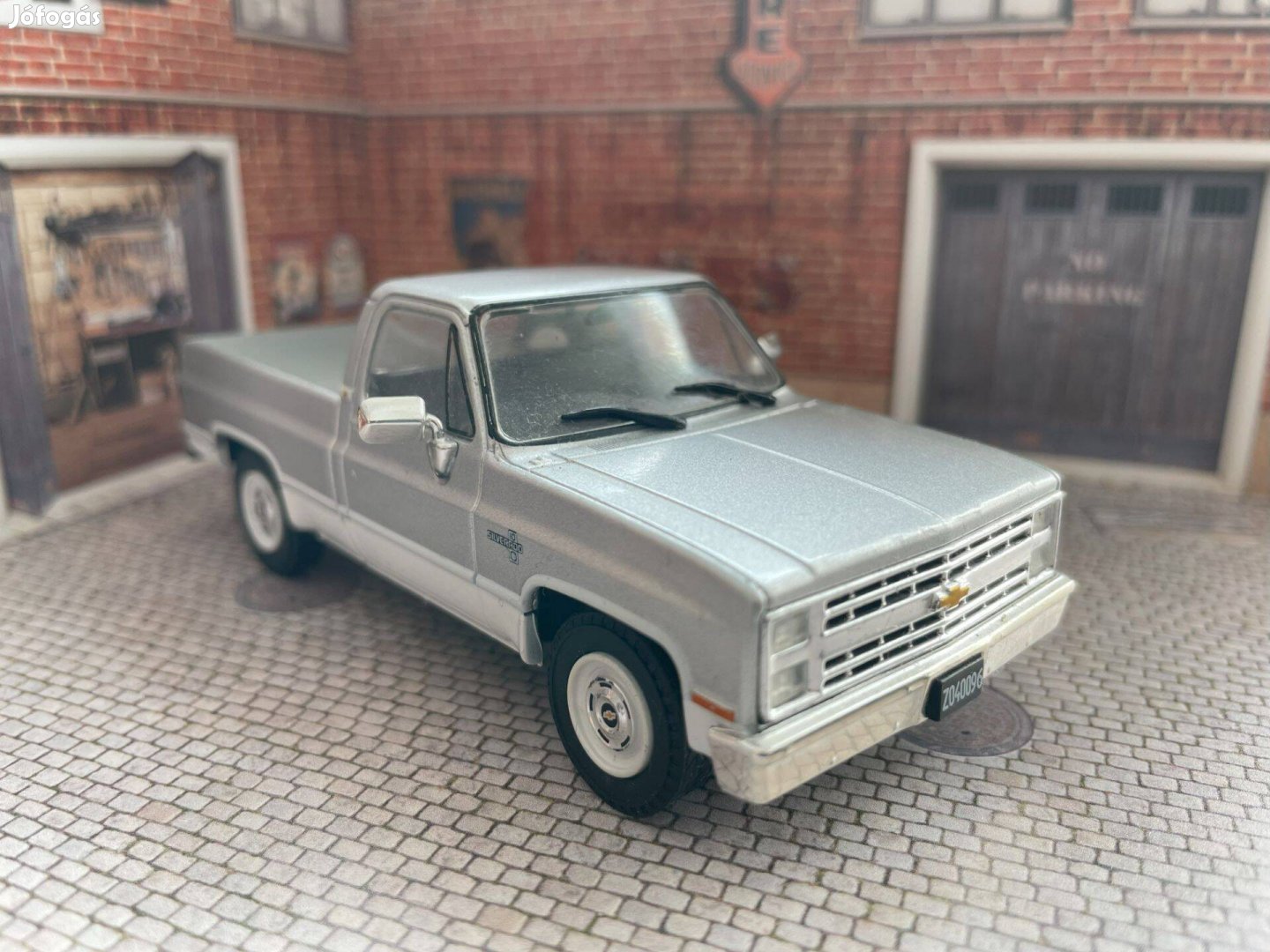 Chevrolet C10 Silverado modell autó - 1:43 méret