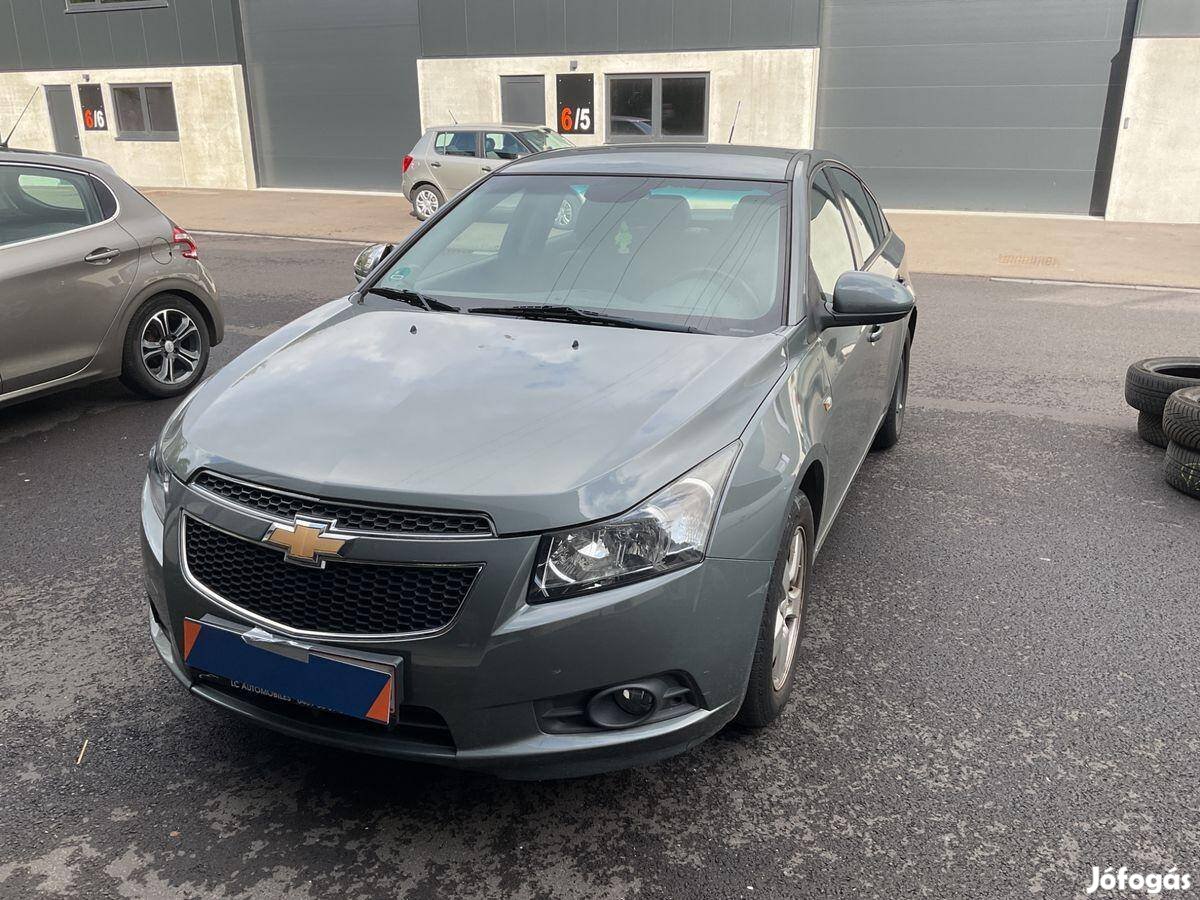 Chevrolet Cruze 1.6 LS 3 év kiterjesztett garan...