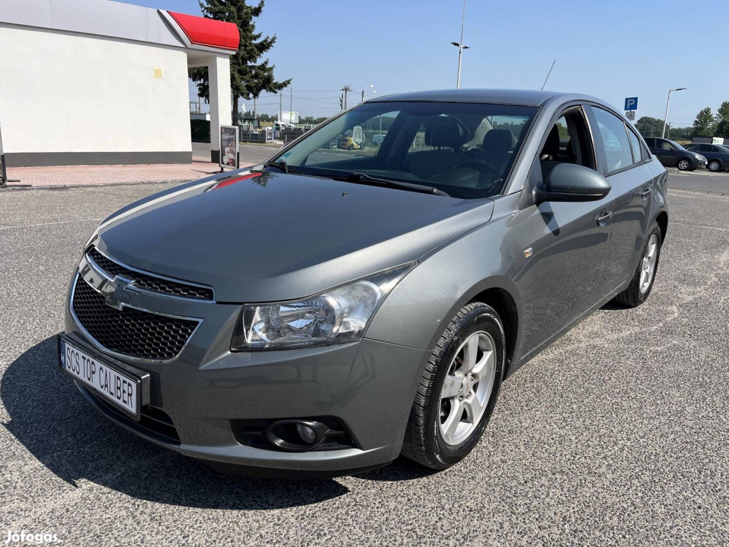 Chevrolet Cruze 1.6 LS klíma.kevés km.szervizkönyv