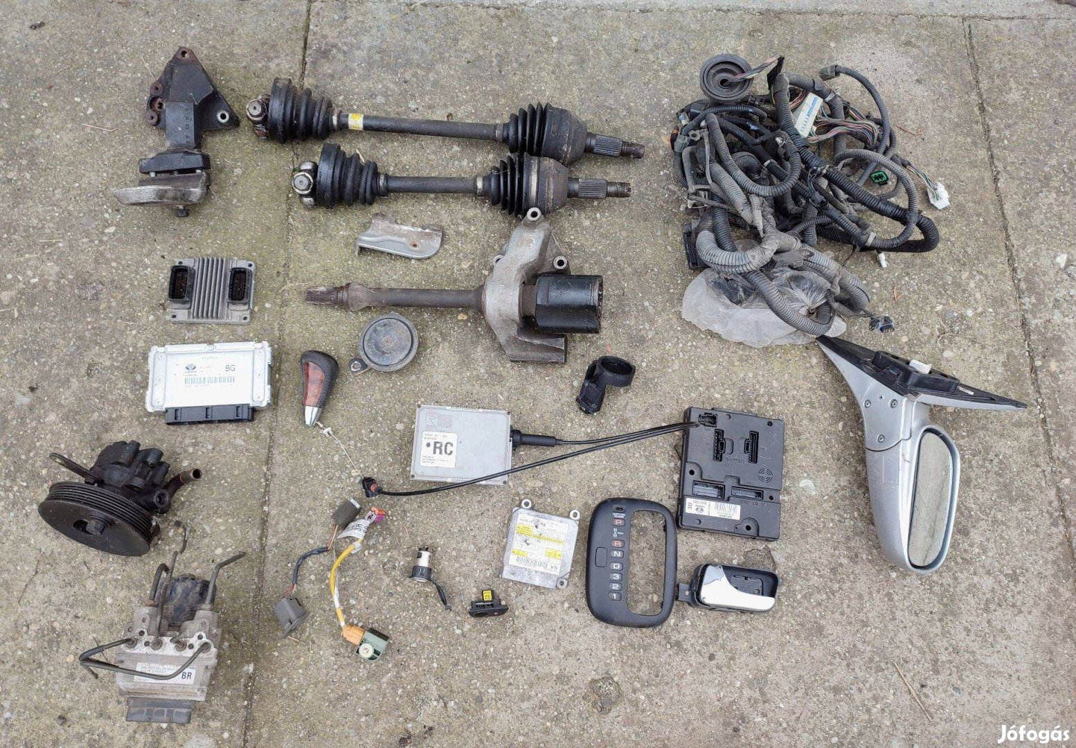 Chevrolet Evanda megmaradt alkatrészek. 1000-2000edb