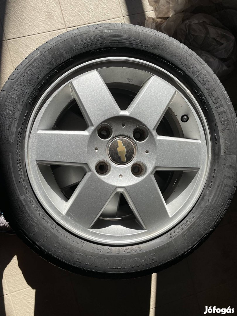 Chevrolet Lacetti alufelni nyári gumival