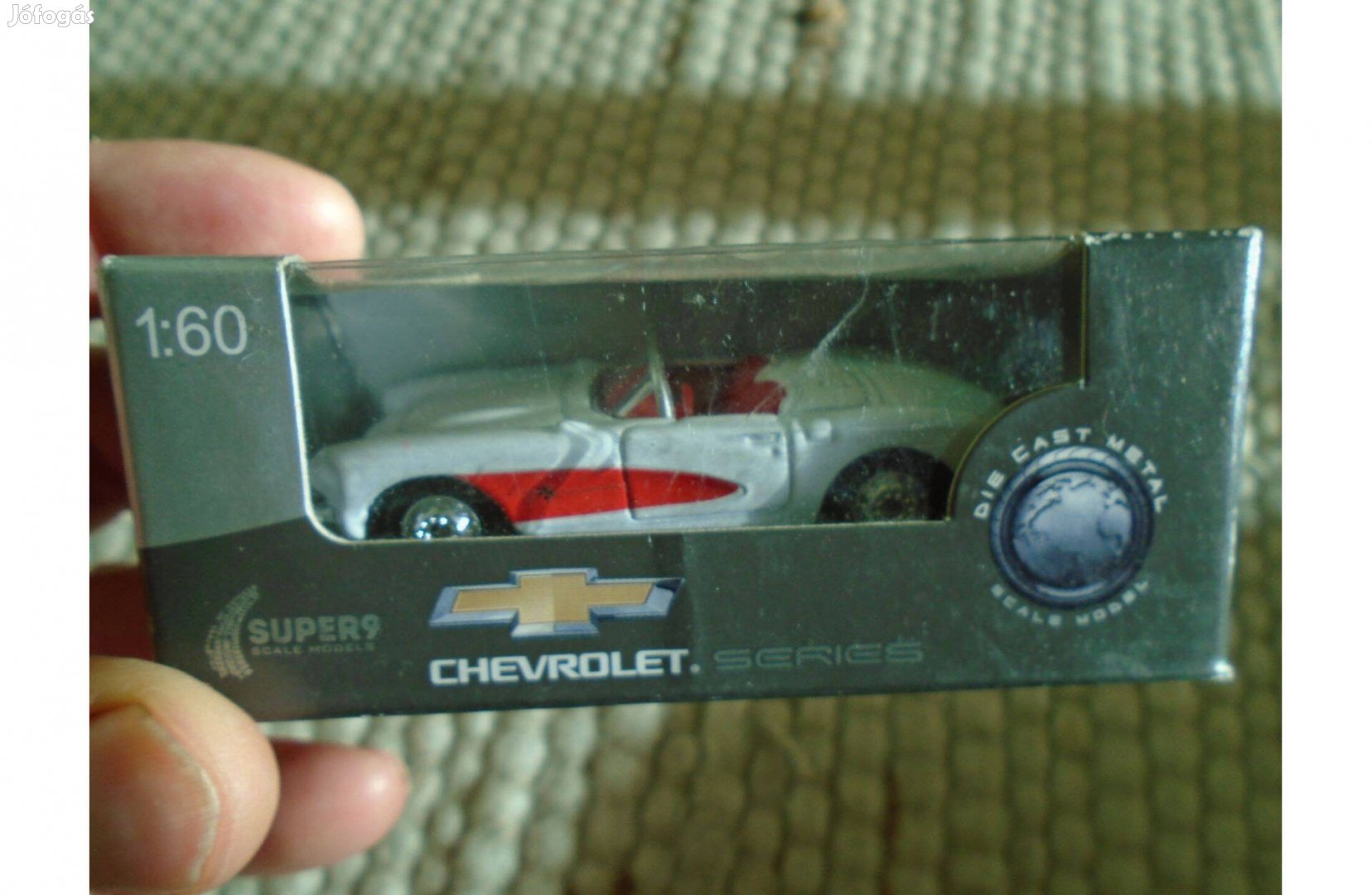 Chevrolet - fehér-piros színű Autó Modell - Welly Super 9 - 1:60-as