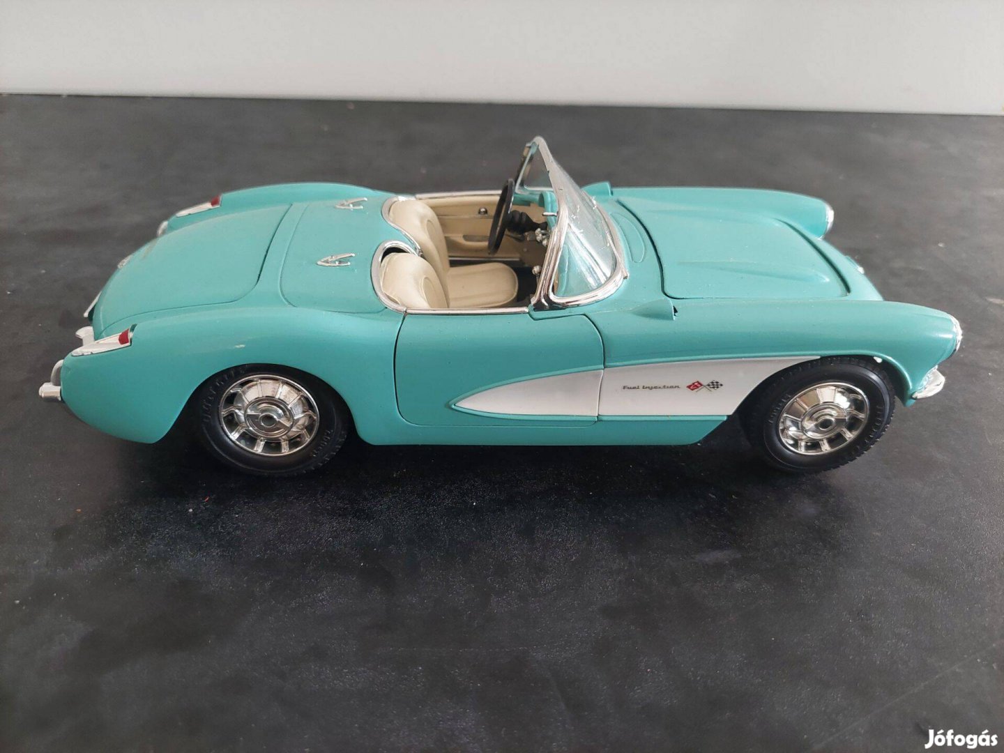 Chevrolett Corvette 1957 Burago 1:18