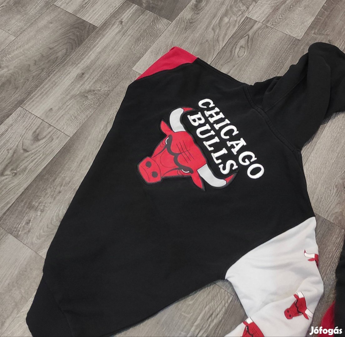 Chicago bulls férfi pulóver. L 