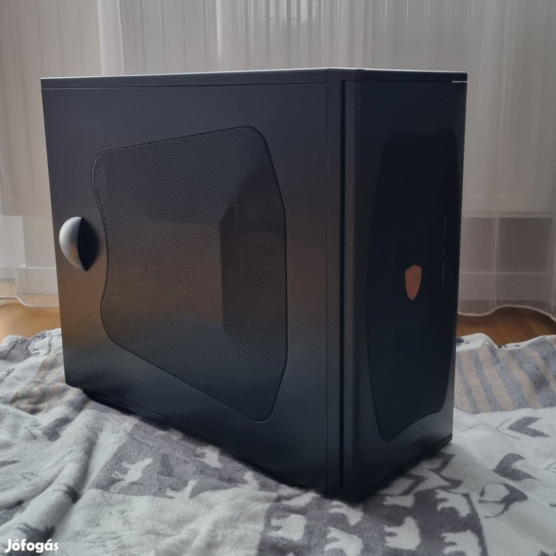 Chieftec Aegis Miditower CH-05B-B PC számítógép ház