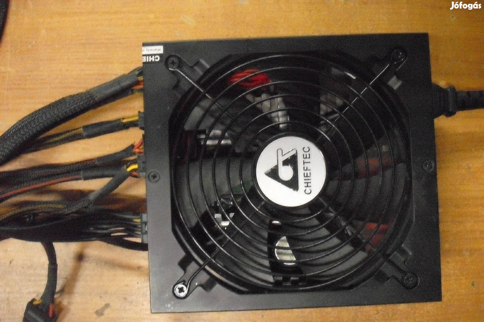 Chieftec full moduláris 650W-os tápegység leárazás