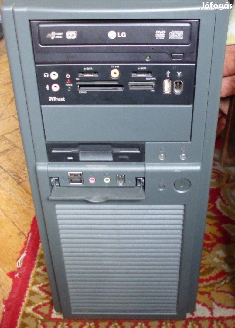 Chieftec torony PC / szerver ház