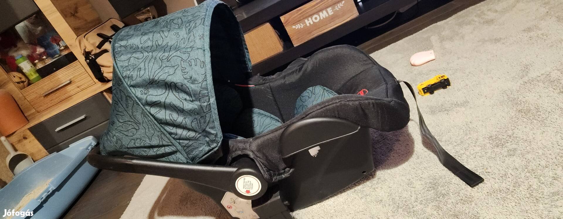 Chipolino Estelle autósülésbabahordozó autós gyerekülés