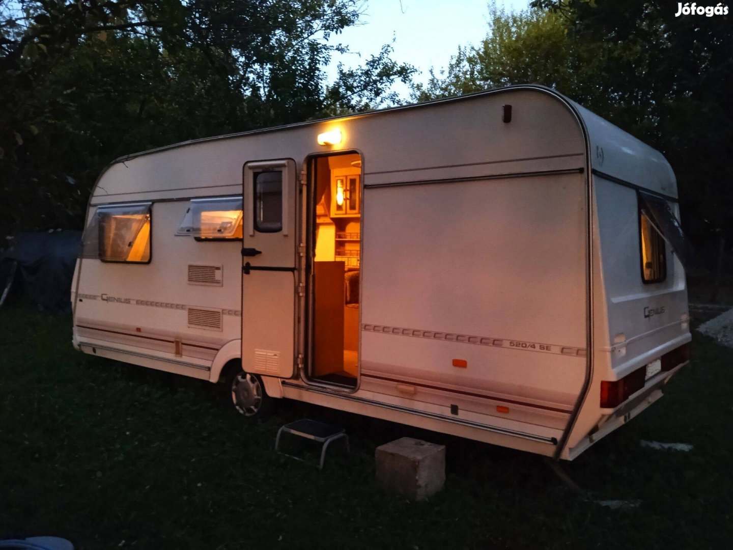Choacman 520/4 lakókocsiban enyém lett a lány