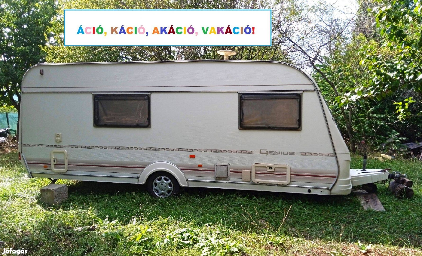 Choacman Genius 520/4 lakókocsival irány a part