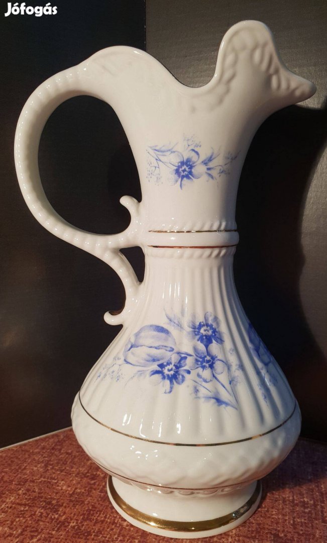 Chodziez porcelán karaffa - kancsó, virág mintával aranyozással. 23 cm