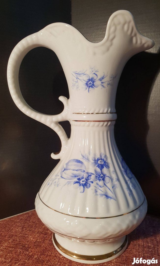 Chodziez porcelán karaffa - kancsó, virág mintával aranyozással. 23 cm