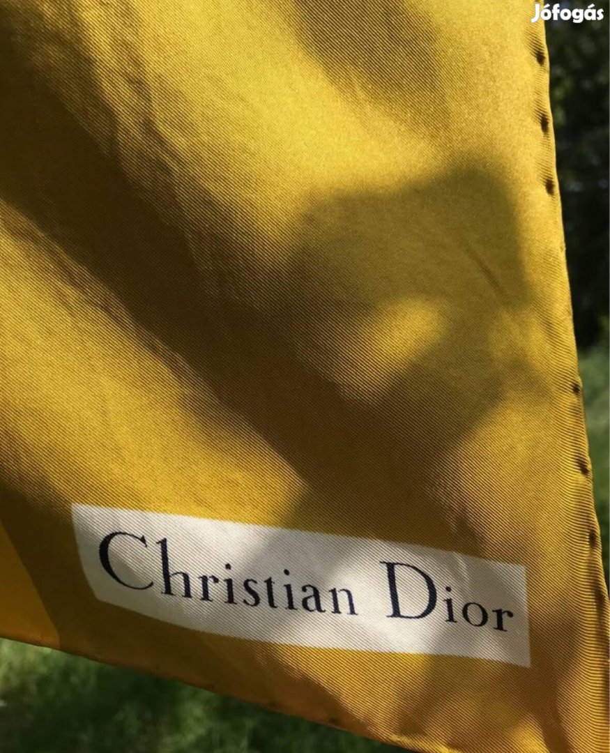 Christian Dior 75 x 75cm, 100% hernyóselyem