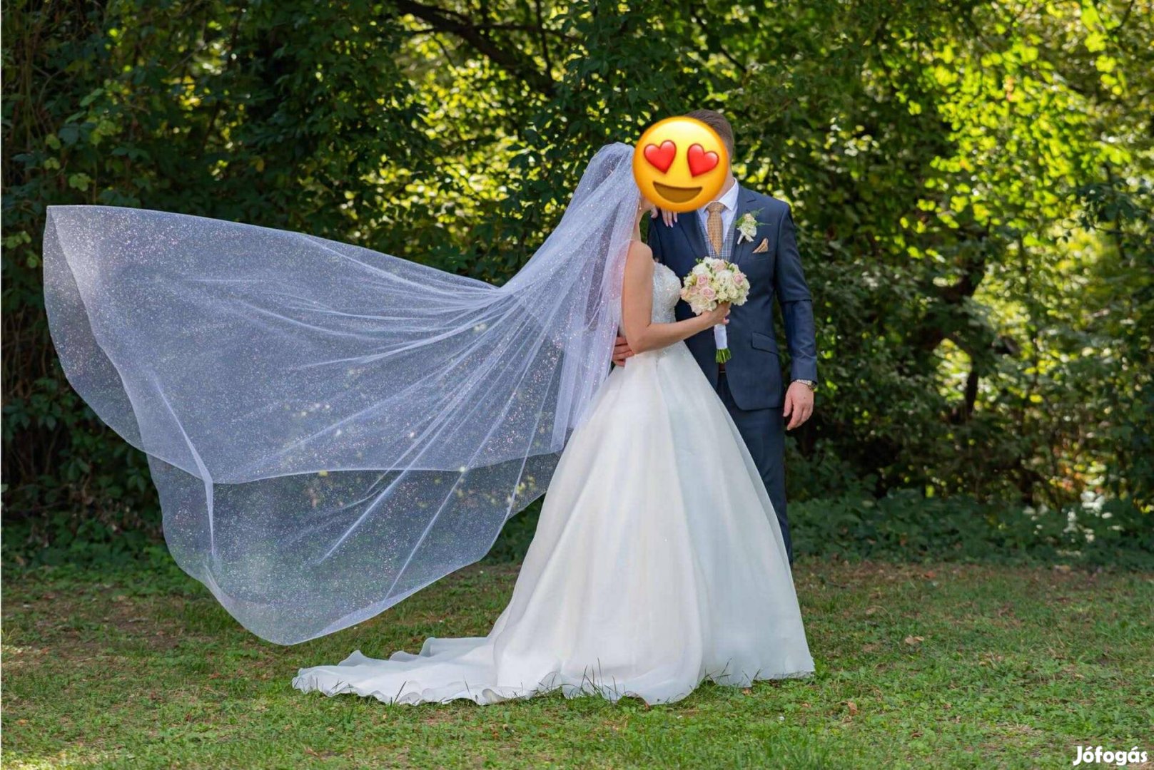 Chrysalis ébredés Menyasszonyi ruha