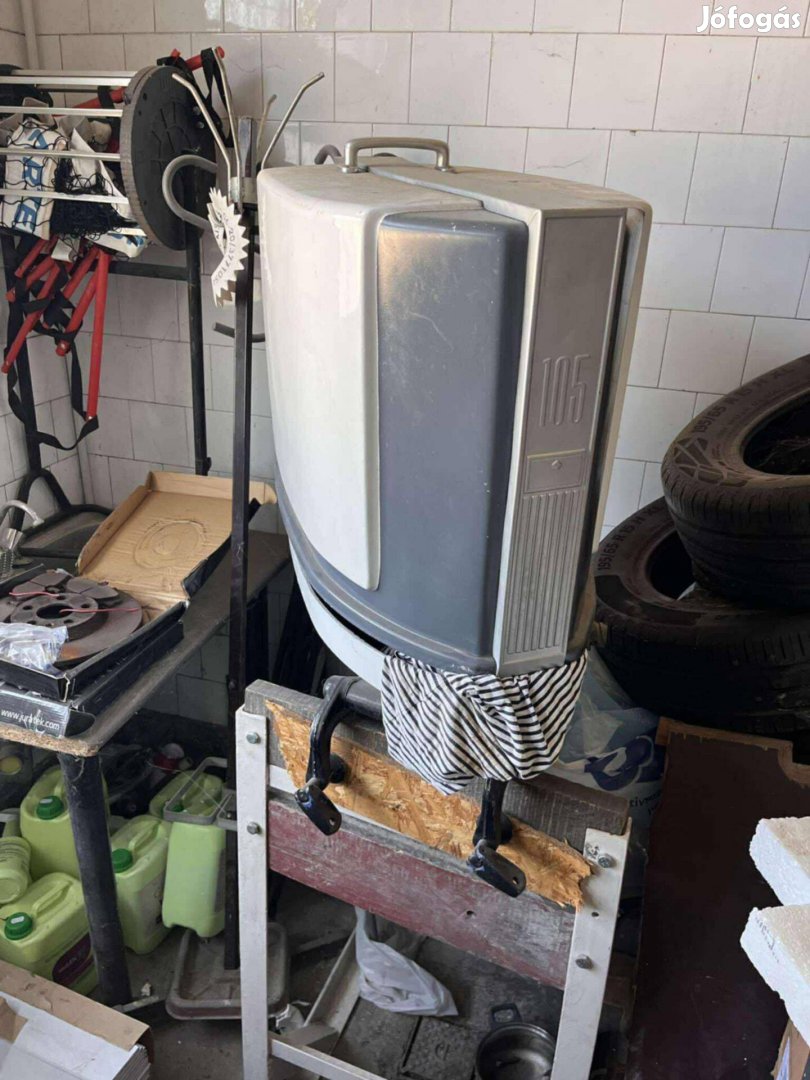 Chrysler 105 külmotor + rengeteg alkatrész