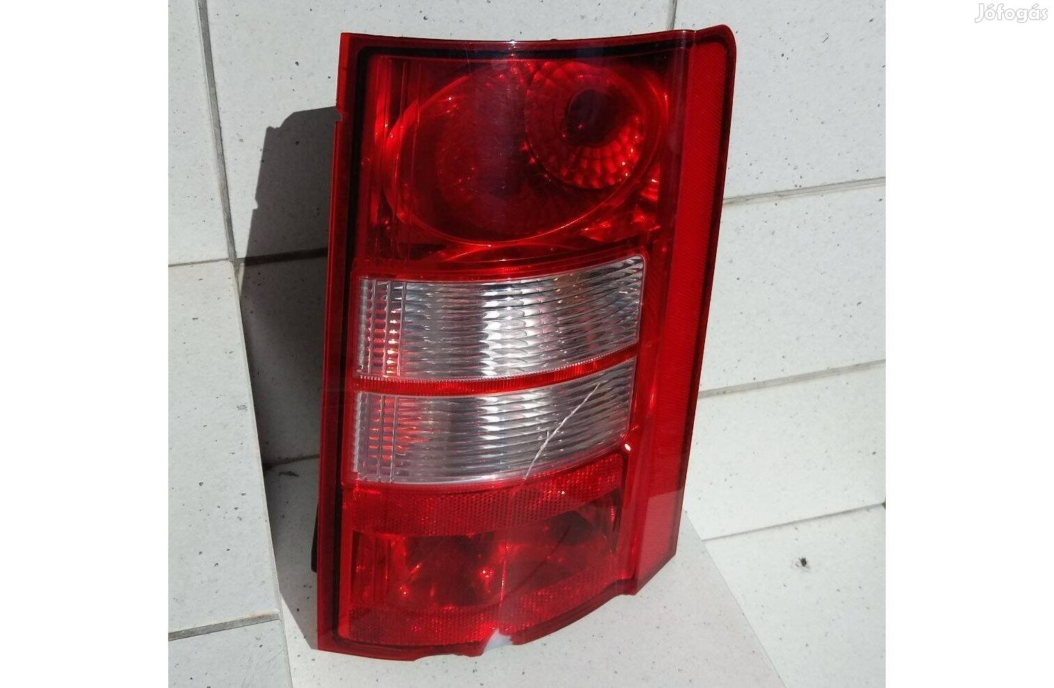 Chrysler Grand Voyager RT (2010) jobb hátsó lámpa eladó