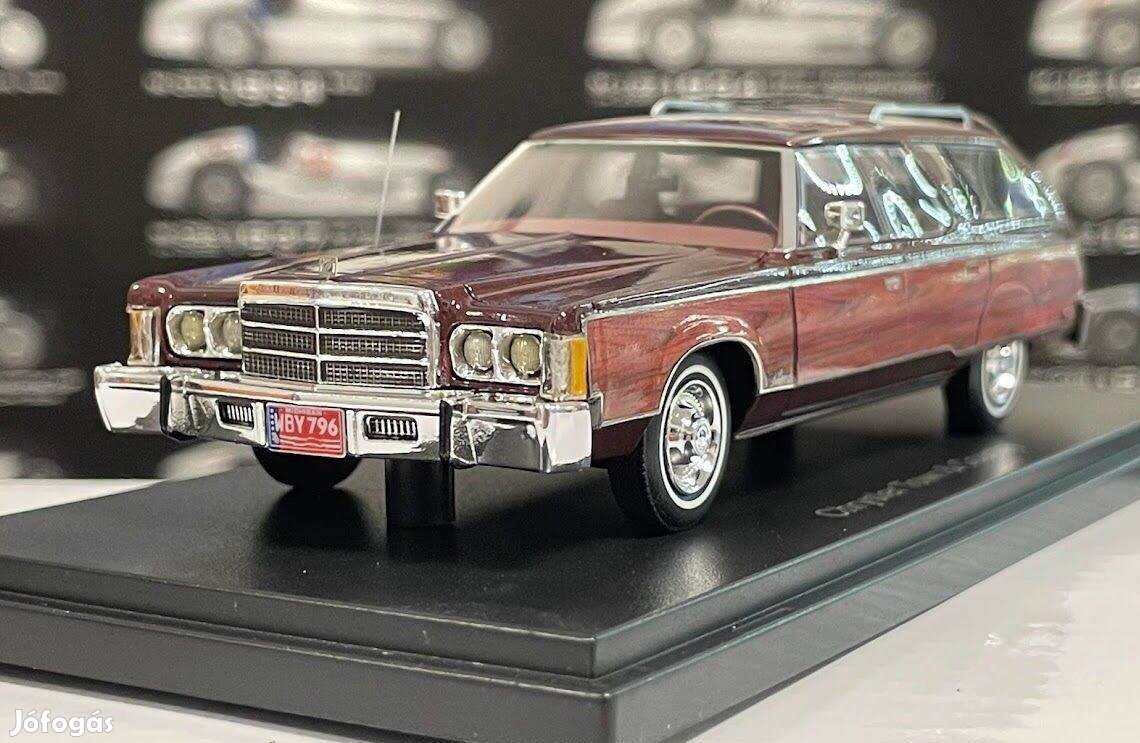 Chrysler Town & Country 1976 1:43 1/43 NEO resin