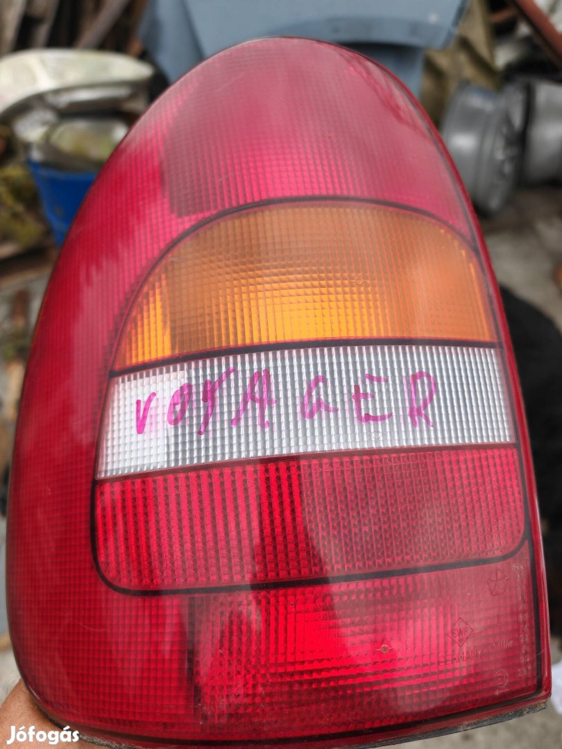 Chrysler vojager bal hátsó lámpa 